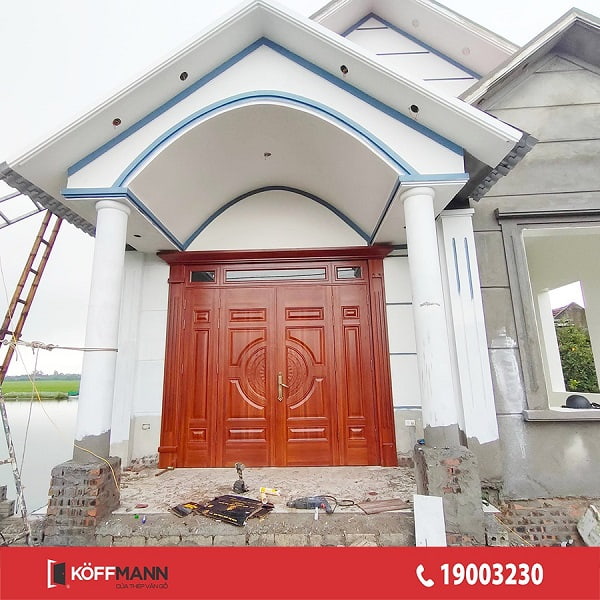 công trình cửa thép vân gỗ Luxury KL-41.01T.03A-4TK đẹp