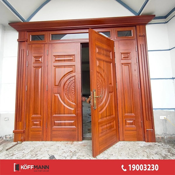 hình ảnh thực tế cửa thép vân gỗ Luxury KL-41.01T.03A-4TK